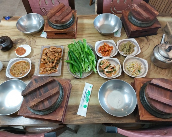 느티나무 돌솥곤드레밥 , 강원특별자치도 홍천군 영귀미면 수타사로 380