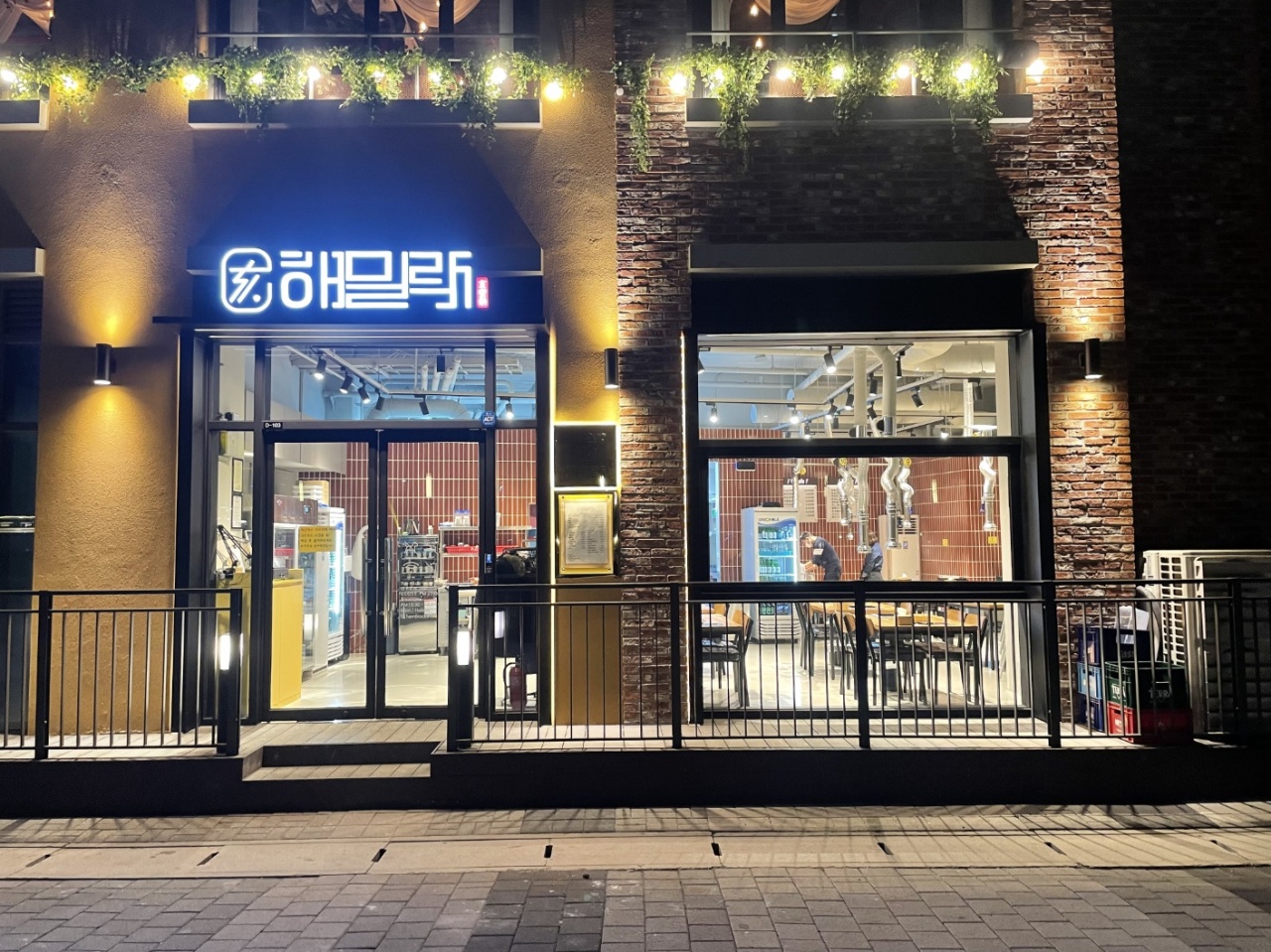 place_img