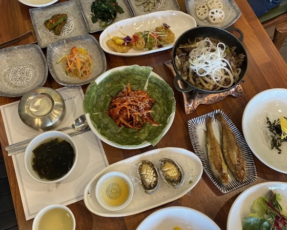 행궁정찬 , 경기도 수원시 영통구 광교중앙로 140 수원컨벤션센터3층 300호 행궁정찬