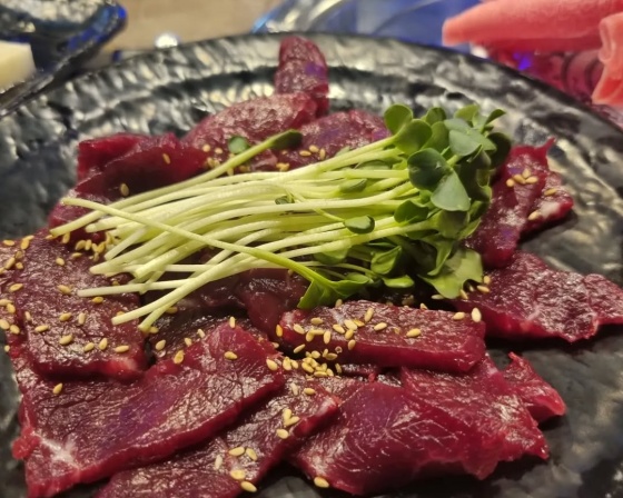 토종한우 뭉티기 정육식당 , 서울특별시 서초구 강남대로39길 16