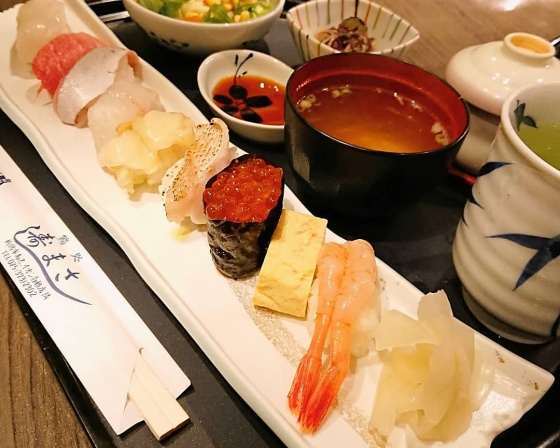 스시마사다이닝 사라(すし政ダイニング さら) , 1-15 Shinwacho, Minami Ward, Niigata, 950-1209 일본