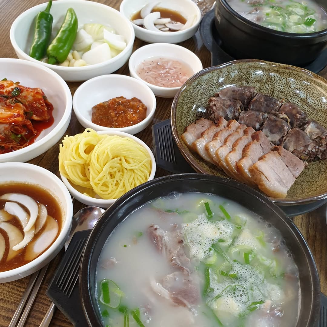 출처 : 애돈촌 돼지국밥 인스타그램 검색 결과