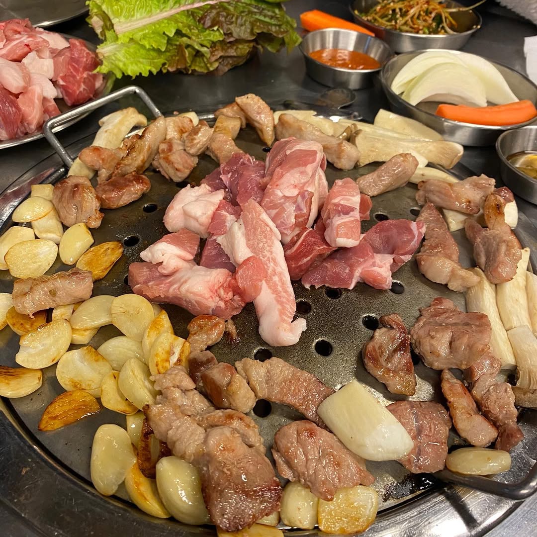 출처 : 본가뒷고기 인스타그램 검색 결과