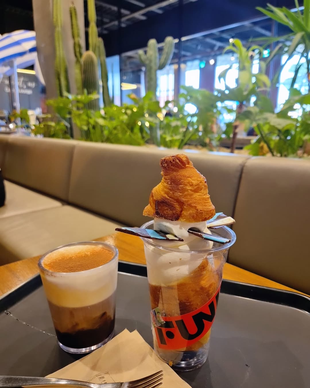 출처 : 퍼니스 카페앤라운지 인스타그램 검색 결과