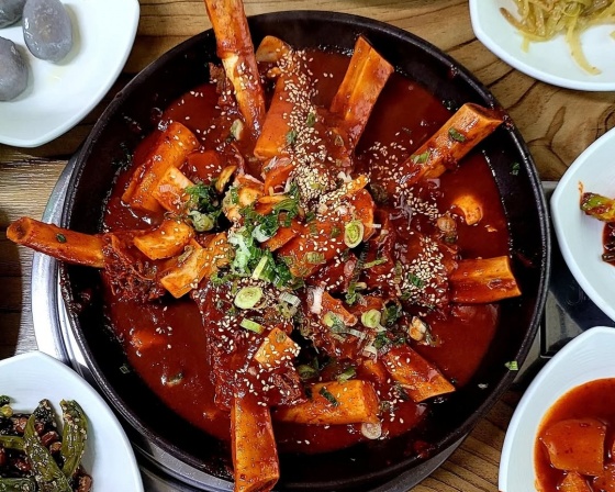 홍삼품은낙지 , 경상북도 영주시 봉현면 신재로 857 홍삼품은낙지