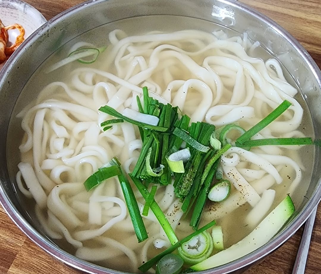 출처 : 어머니손칼국수 인스타그램 검색 결과