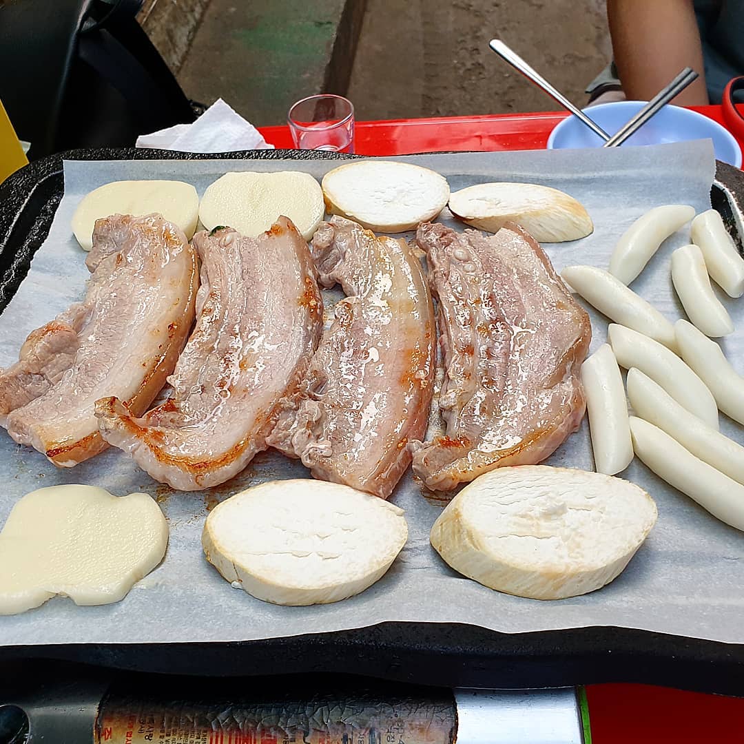 출처 : 향촌식당 인스타그램 검색 결과