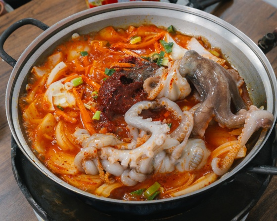 송도식당 , 인천광역시 연수구 한나루로196번길 8 