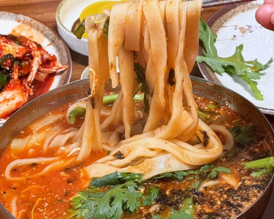 얼큰이손칼국수 , 대전광역시 동구 용운로 97
