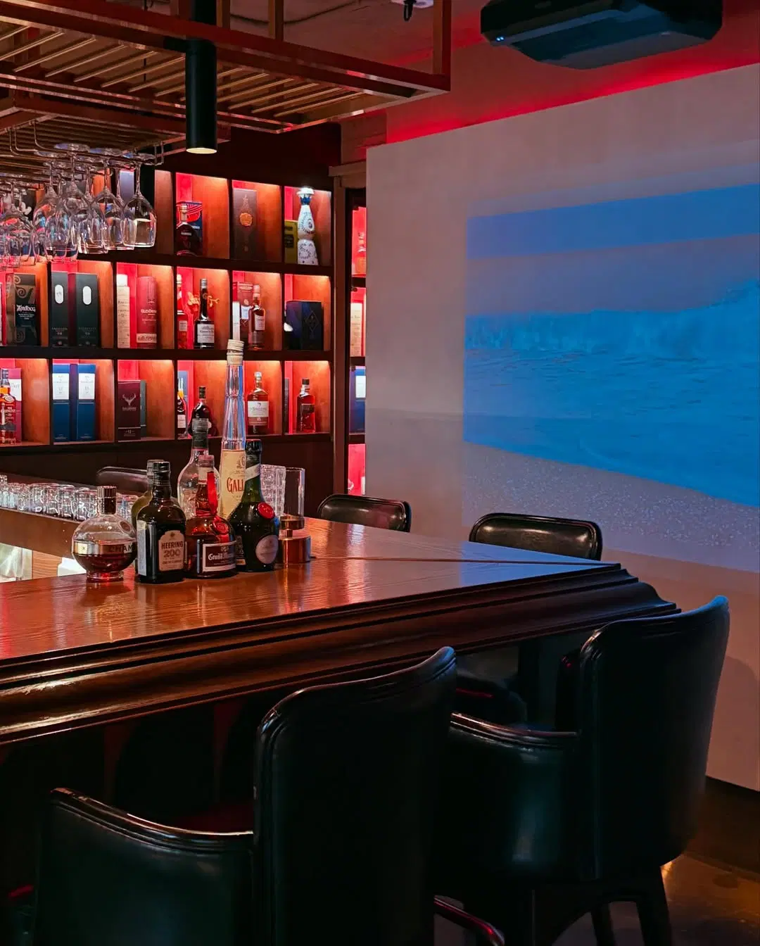 출처 : 오드스테어 공식 인스타그램