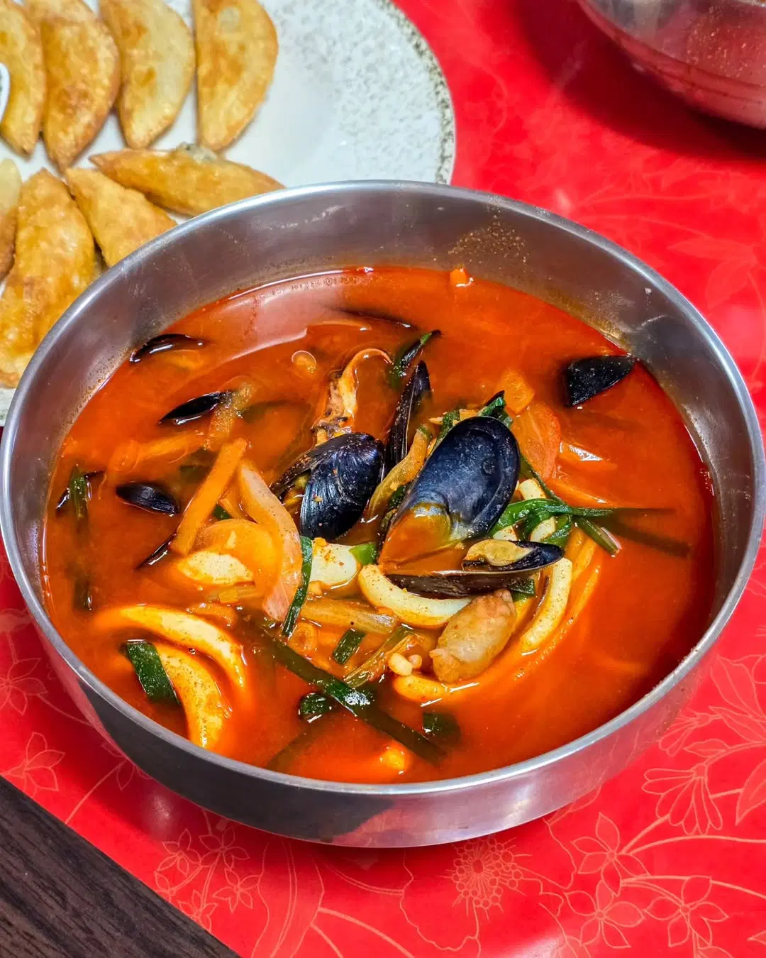 출처 : 뽕뽕황짬뽕이야 인스타그램 검색 결과