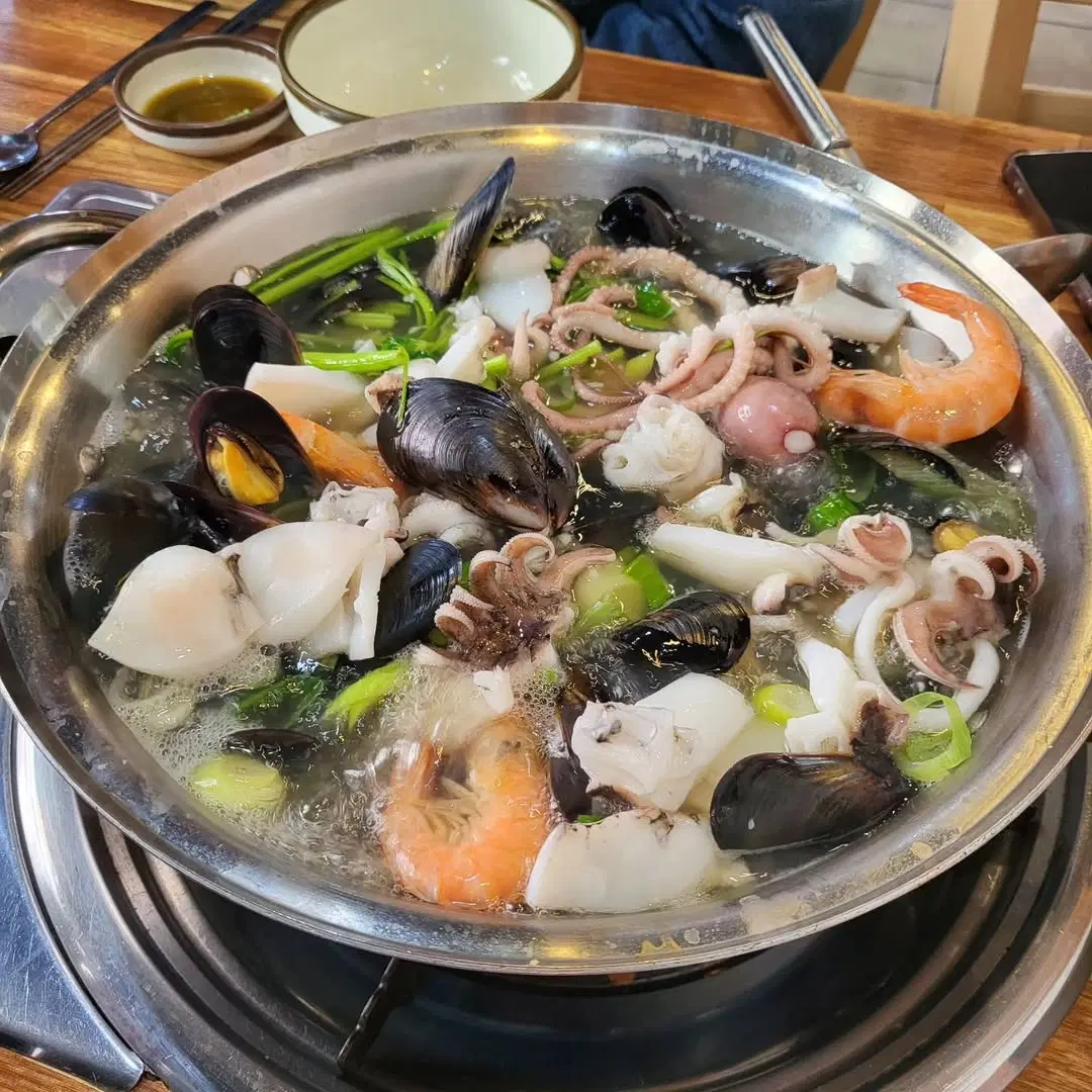 출처 : 갑이다갑오징어칼국수 인스타그램 검색 결과