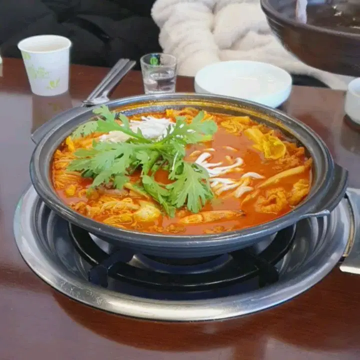 출처 : 파평옥 거제고현점 인스타그램 검색 결과