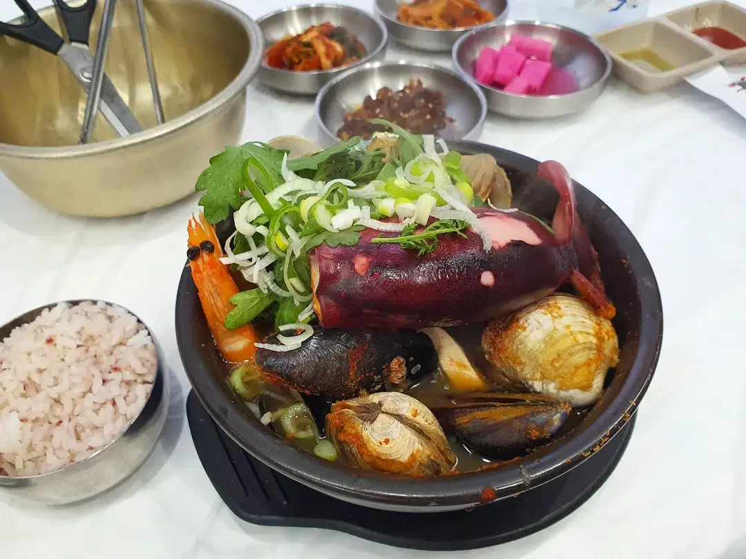 출처 : 통영해물뚝배기 장기점 인스타그램 검색 결과