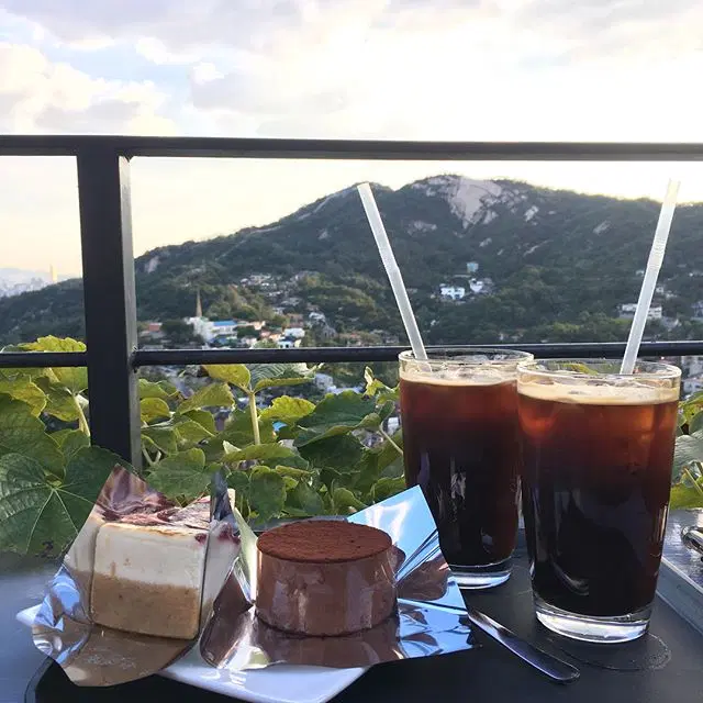 산모퉁이 , 서울특별시 종로구 백석동길 153