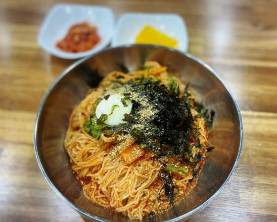 얼큰이왕냉면 , 서울특별시 마포구 희우정로 76