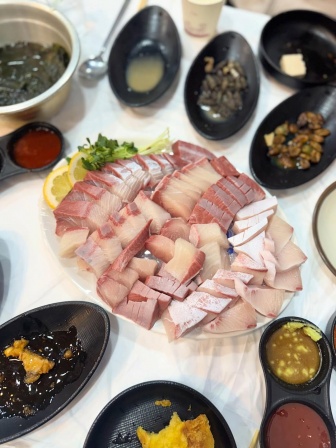 홍길동 회 수산 , 서울특별시 중랑구 봉우재로33길 47 1층