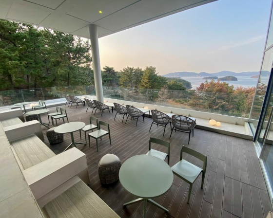 스타벅스 거제사등점 , 경상남도 거제시 사등면 거제대로 6070 