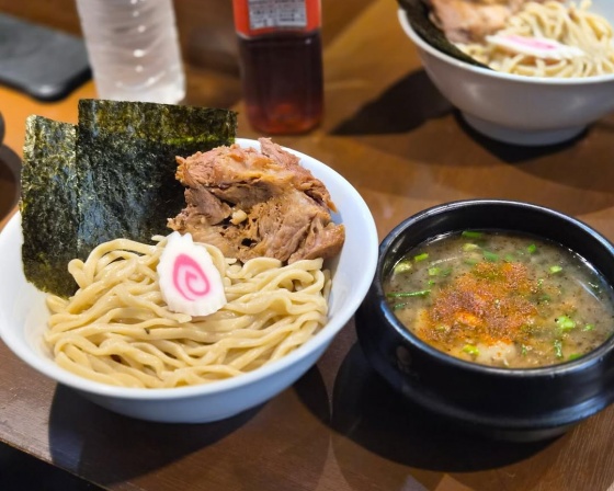 류진 , 서울특별시 마포구 월드컵로17길 64 지층