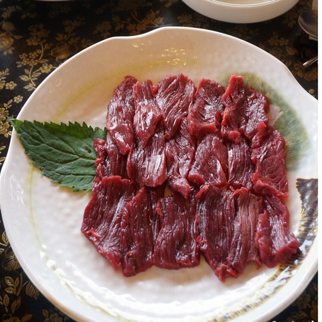 다양한 말고기 요리를 즐기는 제주도 맛집 신라원 | 식신 다양한 말고기 요리를 즐기는 제주도 맛집, 신라원 | 식신