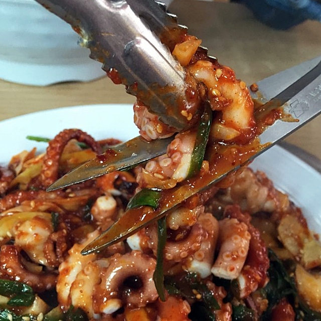 중독성있는 매콤한 낙지 김명자낙지마당 | 식신 중독성있는 매콤한 낙지, 김명자낙지마당 | 식신
