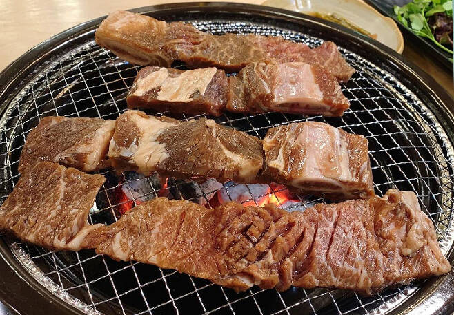 【100年の定番シリーズ】慶グルメBEST 5|一層、チョングクチャン,孝嶺メウンタン,高齢の金産韓牛,金烏山故郷村の食堂... 