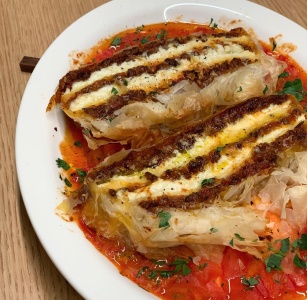 푸드 인플루언서가 직접 차린 맛집 매거진에 대한 사진입니다.