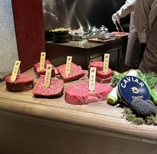 한우요리의 화려한 변신! 우마카세 신상 맛집 BEST 5 매거진에 대한 사진입니다.