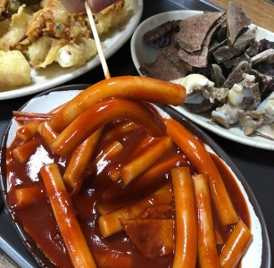 잊을 수 없는 추억의 맛, 서울 분식 맛집 5곳 매거진에 대한 사진입니다.