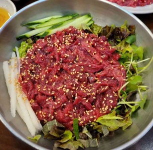더할수록 더 맛있는 비빔밥 맛집 5 매거진에 대한 사진입니다.