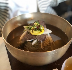 생방송투데이x식신 빅데이터 맛집-평양냉면 매거진에 대한 사진입니다.