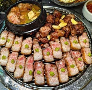 연탄에 구워 더 맛있다, 연탄 구이 맛집 4 매거진에 대한 사진입니다.