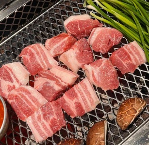 미식가들이 사랑하는 맛, 서울 흑돼지 맛집 5곳 매거진에 대한 사진입니다.