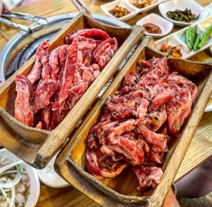 인플루언서 ‘맛탐영’이 추천하는 소고기 맛집 BEST 3  매거진에 대한 사진입니다.