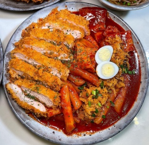 인플루언서 ‘맛탐영’이 추천하는 돈카츠 맛집 BEST 3  매거진에 대한 사진입니다.