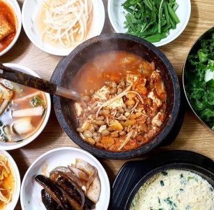 발효가 빚어낸 깊은 풍미, 서울 청국장 맛집 5곳 매거진에 대한 사진입니다.