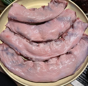 갈매기살의 놀라운 발견 갈매기살의 신세계가 열린다  매거진에 대한 사진입니다.