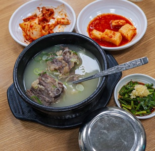 외국인들도 좋아하는 명동맛집 3 매거진에 대한 사진입니다.