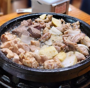짱똘아빠가 소개하는 서울 소곱창 트로이카 매거진에 대한 사진입니다.