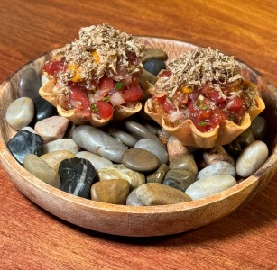 일본식 안주가 맛있는 신사 가로수길 와인 사케바  매거진에 대한 사진입니다.