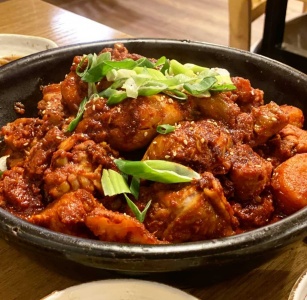 생방송투데이x식신 빅데이터 맛집-찜닭 매거진에 대한 사진입니다.