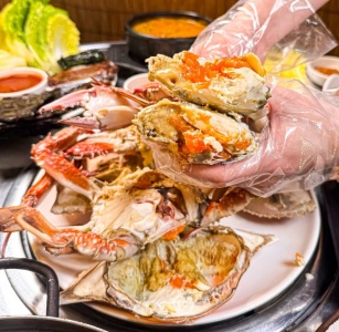 알 듬뿍 품은 봄철 바다의 맛, 서울 꽃게 맛집 BEST 5 매거진에 대한 사진입니다.