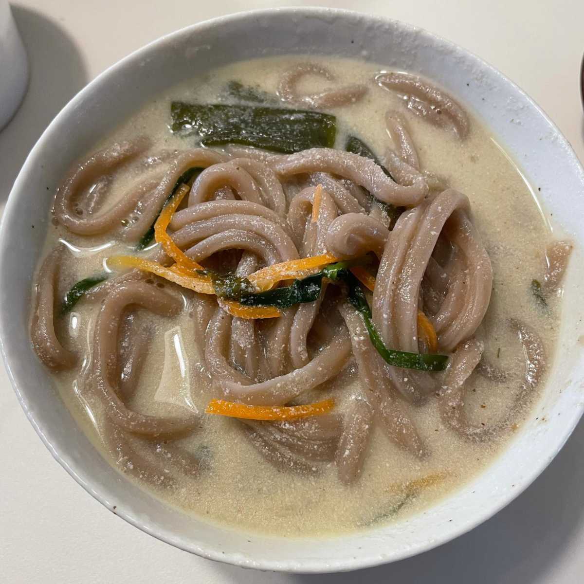 뜨끈한 국물에 부드러운 면이 술술 들어가는 칼국수 신흥맛집 베스트 5