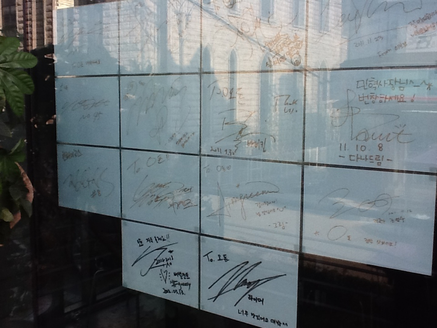 오돈  매장 방문 후 남겨주신 고객 리뷰 사진입니다.