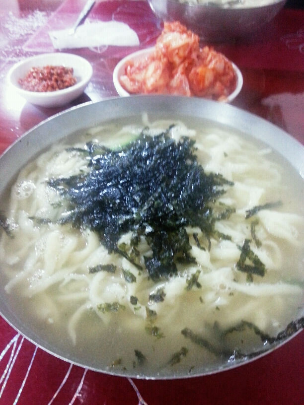 원조 고향 손칼국수      매장 방문 후 남겨주신 고객 리뷰 사진입니다.