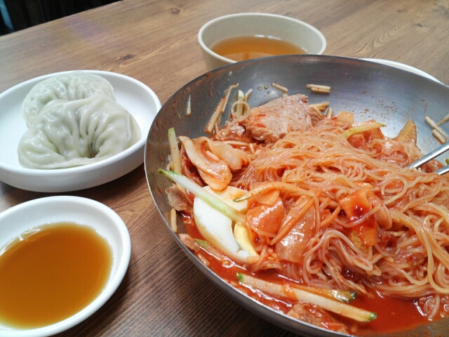 부산밀면 매장 방문 후 남겨주신 고객 리뷰 사진입니다.