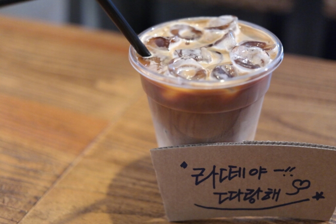 카페모퉁2 매장 방문 후 남겨주신 고객 리뷰 사진입니다.