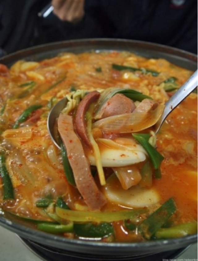 모박사부대찌개 남창동 매장 방문 후 남겨주신 고객 리뷰 사진입니다.