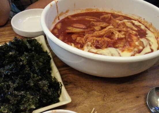 동대문엽기떡볶이 매장 방문 후 남겨주신 고객 리뷰 사진입니다.