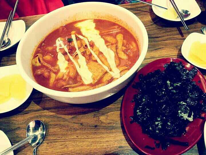 땡초엽기떡볶이 매장 방문 후 남겨주신 고객 리뷰 사진입니다.
